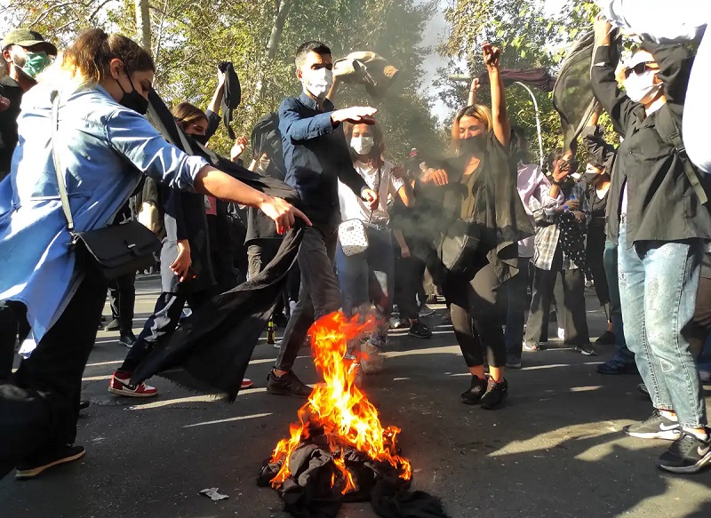Iran. Oltre 100 manifestanti a rischio impiccagione. Onu, pena di morte usata per spaventare i cittadini – Agenpress
