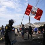 Perù: continua la violenza. Considerata la crisi politica più grave degli ultimi decenni - Agenpress