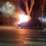 Auto va a fuoco, la conducente scende appena in tempo - CentroPagina