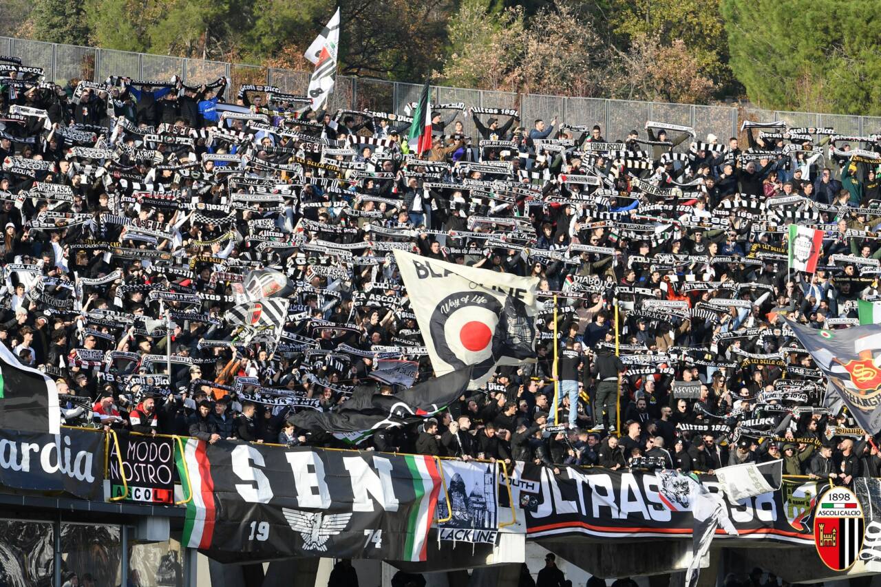 E' la Serie B delle sorprese: il Frosinone allunga in vetta, l'Ascoli perde ancora ed esonera Bucchi – CentroPagina