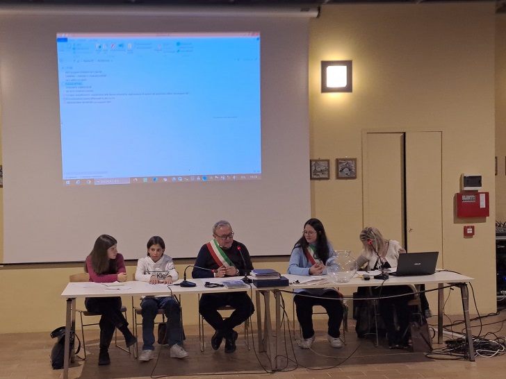 Treia, eletto il nuovo sindaco del Consiglio comunale dei ragazzi e delle ragazze – Marche Notizie Treia, eletto il nuovo sindaco del Consiglio comunale dei ragazzi e delle ragazze – Marche Notizie
