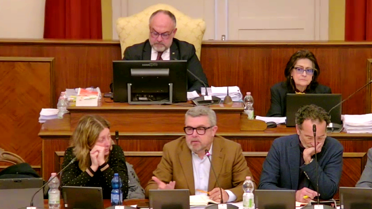 Tassa di soggiorno, impianti sportivi e auto ibride: l’opposizione attacca a tutto campo – CentroPagina Tassa di soggiorno, impianti sportivi e auto ibride: l’opposizione attacca a tutto campo – CentroPagina