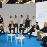 Gli chef stellati delle Marche incantano la Bit con il loro “Firmamento”. Stand preso d’assalto – Marche Notizie Gli chef stellati delle Marche incantano la Bit con il loro “Firmamento”. Stand preso d’assalto – Marche Notizie