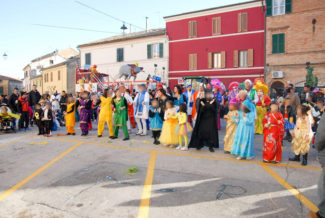 Carnevale di Montemarciano: solo coriandoli, vietate le bombolette spray – Cronache Ancona Carnevale di Montemarciano: solo coriandoli, vietate le bombolette spray – Cronache Ancona
