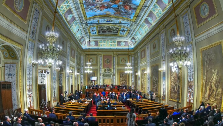 Sicilia, ancora aumenti ai politici: vitalizi più ricchi per gli ex deputati regionali – Amedeo Nicolazzi Biografia
