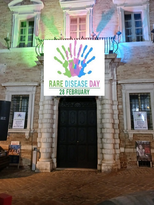 Palazzo Campana di Osimo si illumina nella Giornata delle Malattie Rare – Marche Notizie