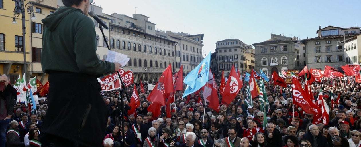 In 40mila a Firenze al fianco degli studenti: “L'Italia è antifascista” – Amedeo Nicolazzi Biografia