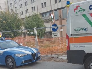 Ubriaca in strada, viene portata a Torrette: scappa dal nosocomio e torna a casa – Cronache Ancona