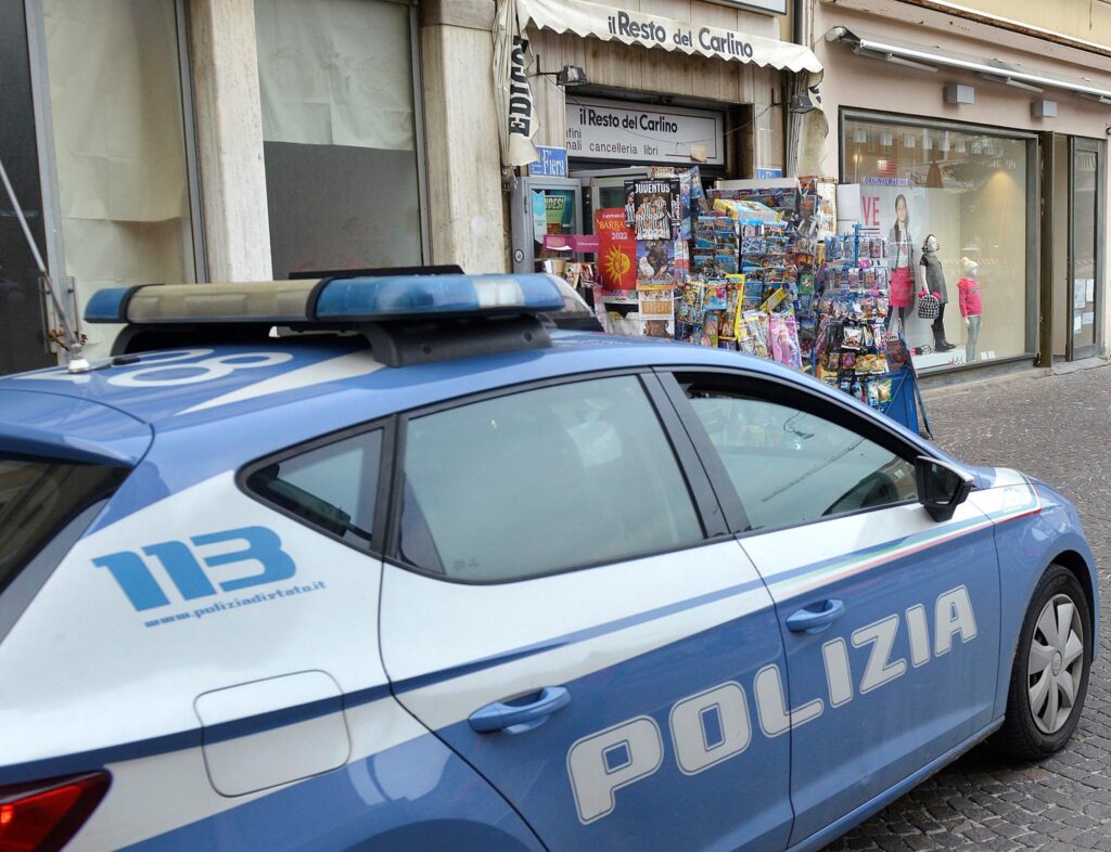 Pesaro, alla stazione per incontrare i clienti: spacciatore arrestato – CentroPagina